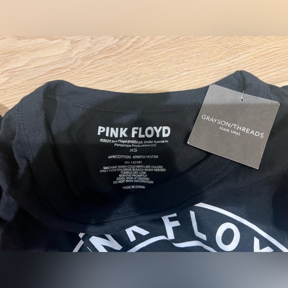 NWT Pink Floyd Long-Sleeve Graphic Tee Crop Top - Picture 5 of 5